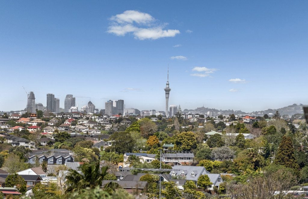 2/312 Wairau Road, Glenfield, Auckland - Carousel 1