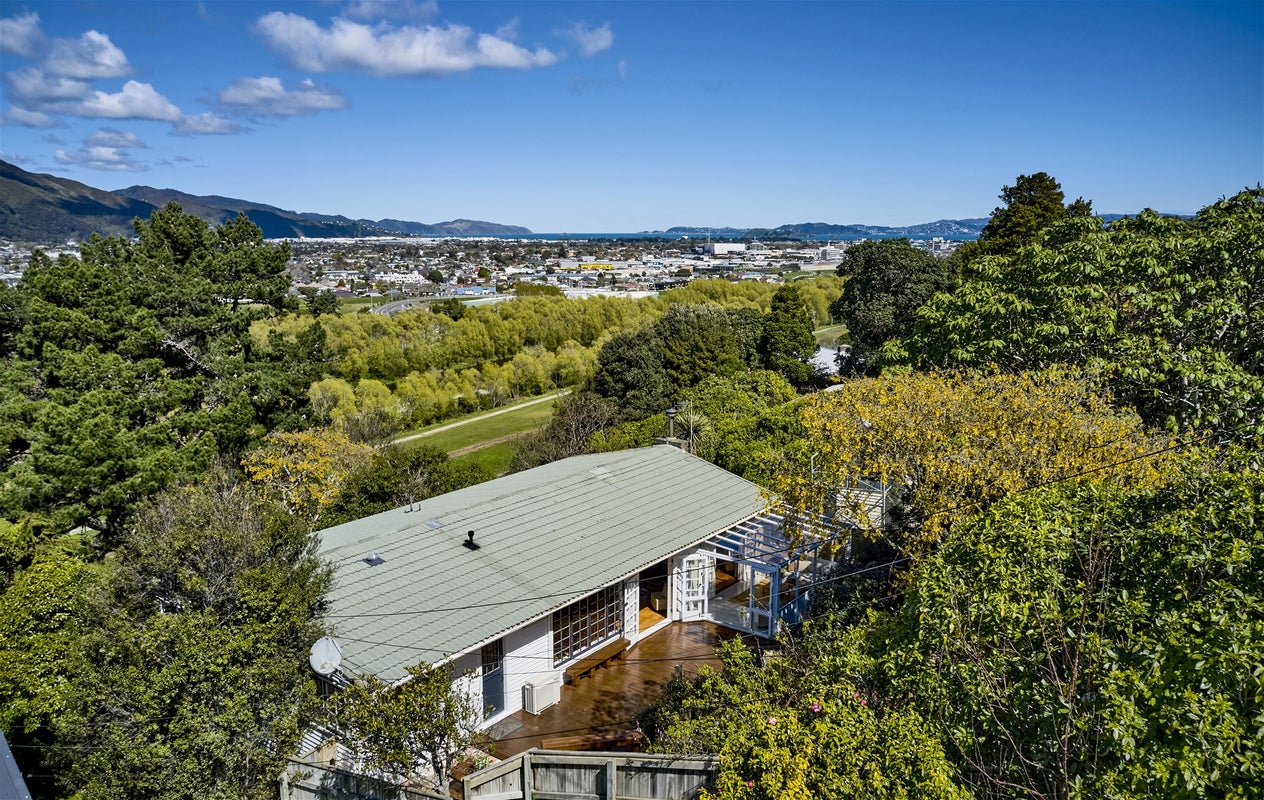 10 Wairere Road, Belmont, Lower Hutt - Carousel 1