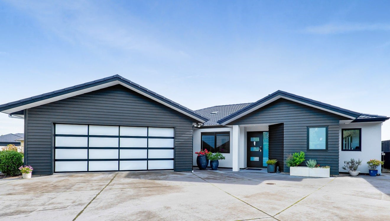 4 Cessna Lane, Glen Avon, New Plymouth - Carousel 2