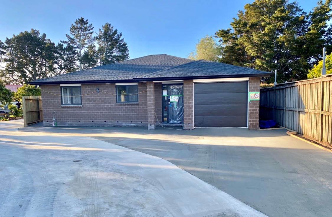 60B Cobham crescent, Kelston, Auckland - Carousel 1