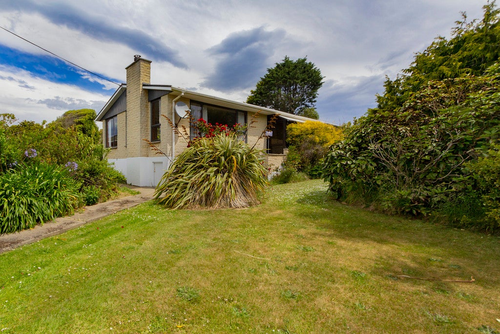 16 Harbour Terrace, Kakanui, Oamaru - Carousel 1