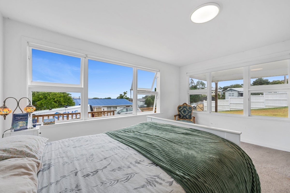 31 Karaka Street, Helensville, Helensville - Carousel 2