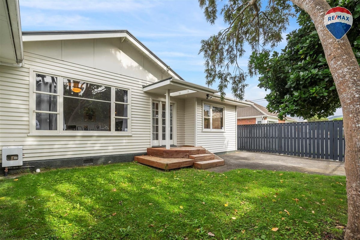 1/14 GUTHRIE ST, Waterloo, Lower Hutt - Carousel 1