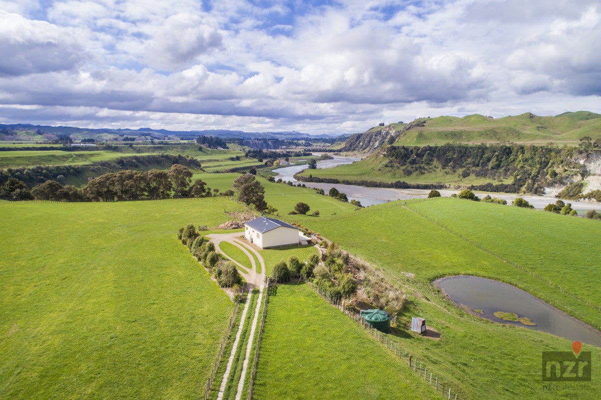 73 Vinegar Hill Road, Hunterville - Carousel 1