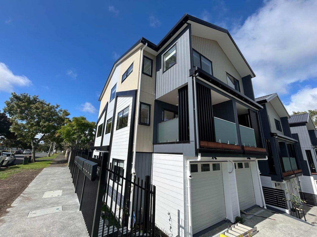 18/21 Eastview Road, Glen Innes, Auckland - Carousel 14