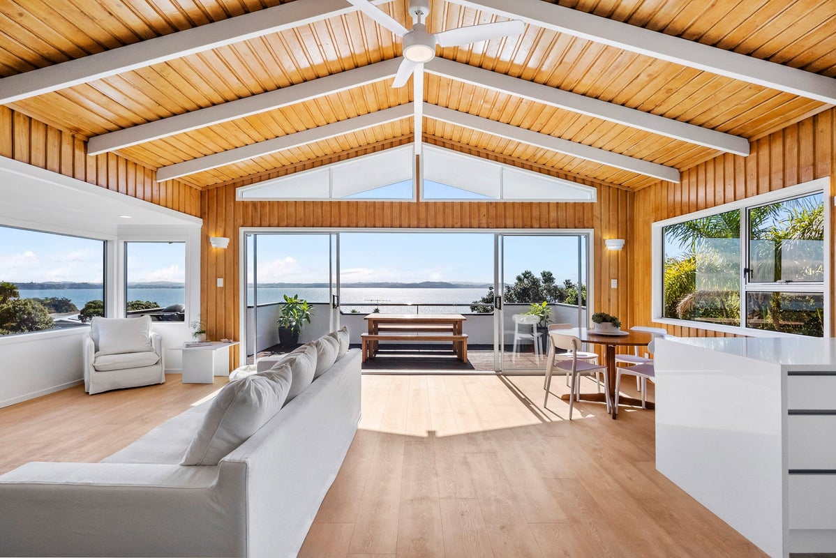 1246 Whangaparaoa Road, Gulf Harbour, Whangaparaoa - Carousel 1