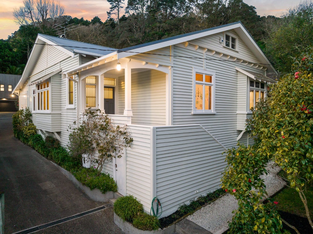 10 Rautangi Road, Mount Eden, Auckland - Carousel 1