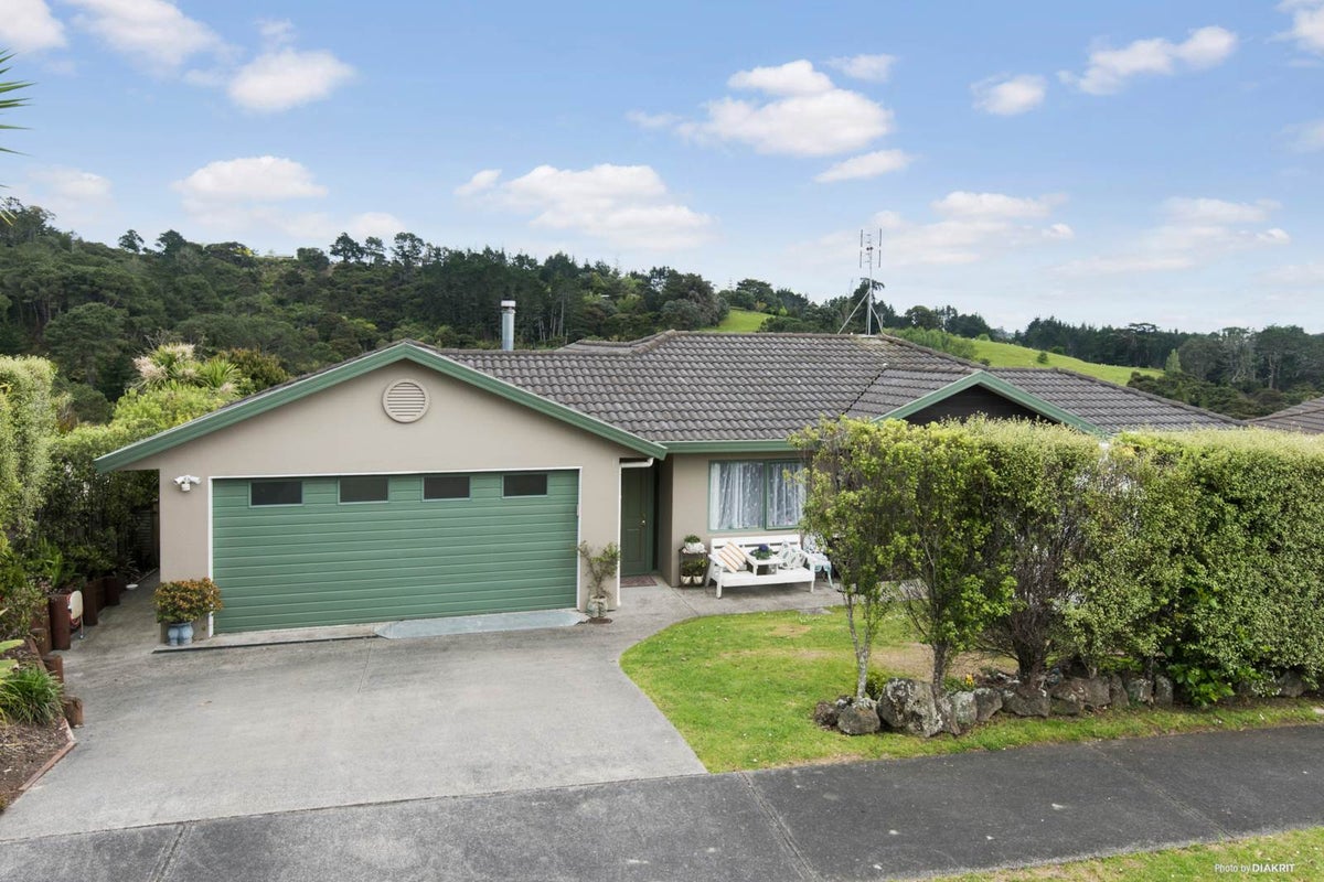 28 Coastal Heights, Stillwater, Silverdale - Carousel 1