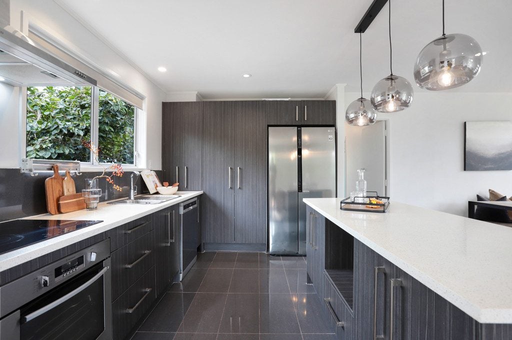 37 Leo Street, Glen Eden, Auckland - Carousel 2