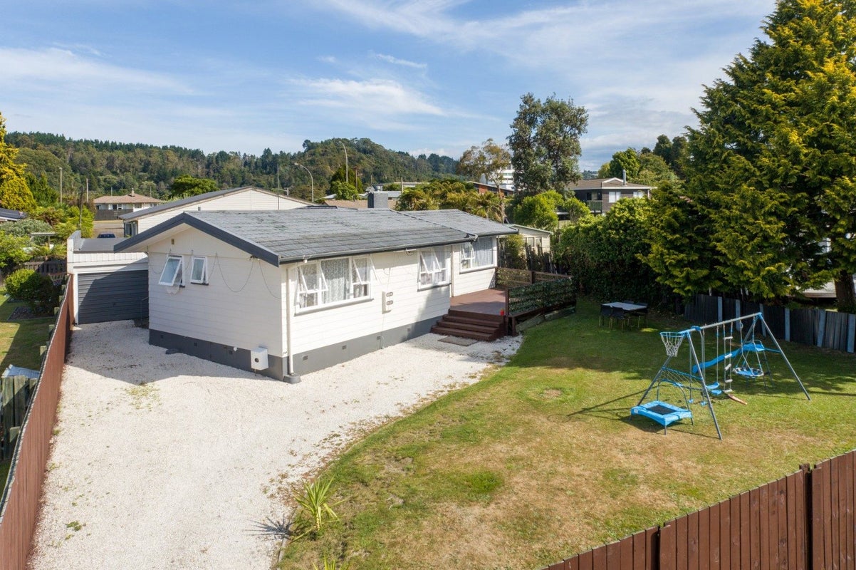35 McKee Avenue, Fenton Park, Rotorua - Carousel 2