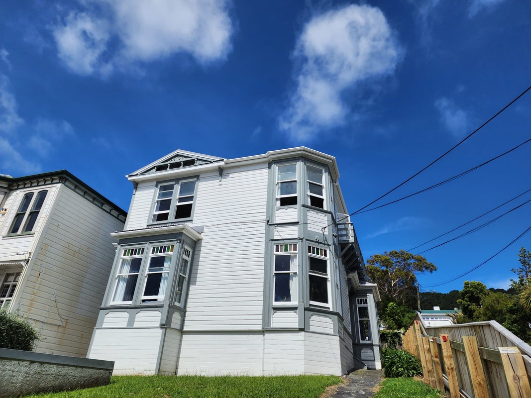 9 Brougham Street, Mount Victoria, Wellington - Carousel 1