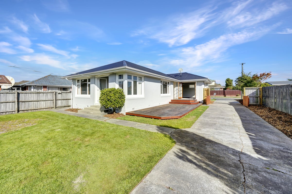 7 McIntyre Street, Shirley, Christchurch - Carousel 2