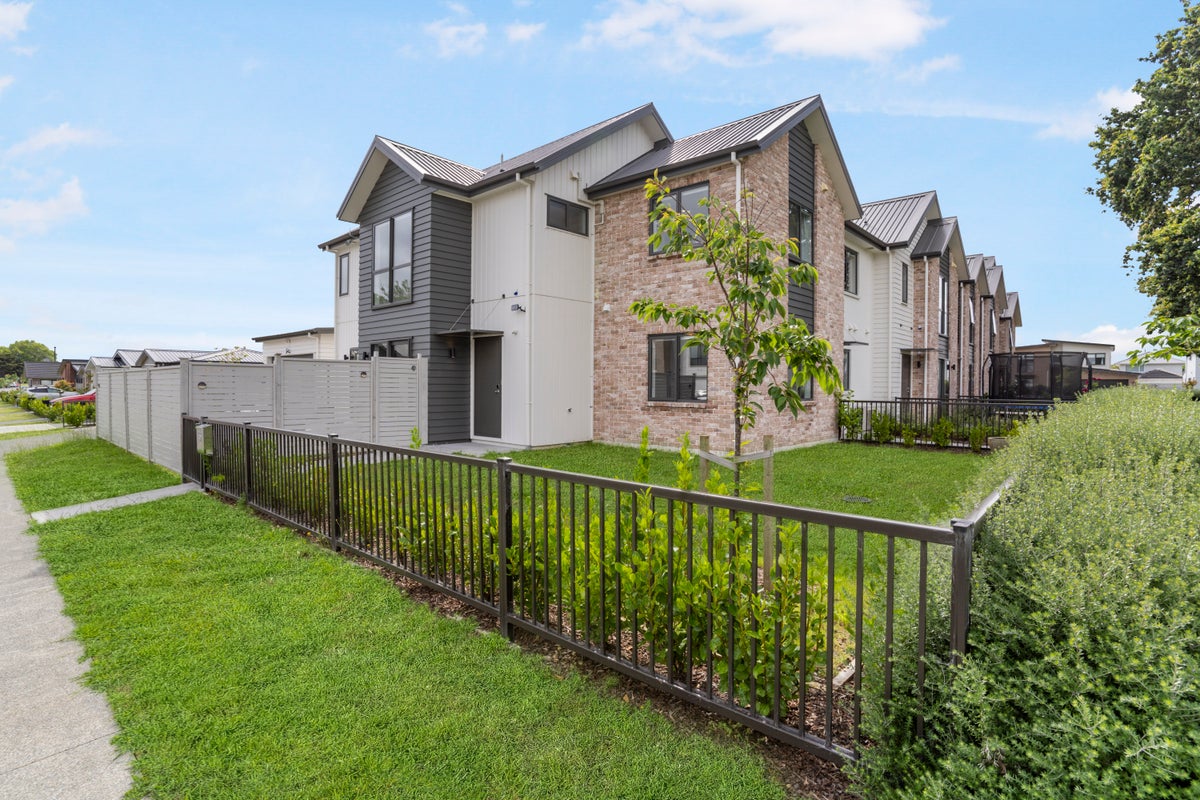 50 Pepene Avenue, Takanini, Auckland - Carousel 1