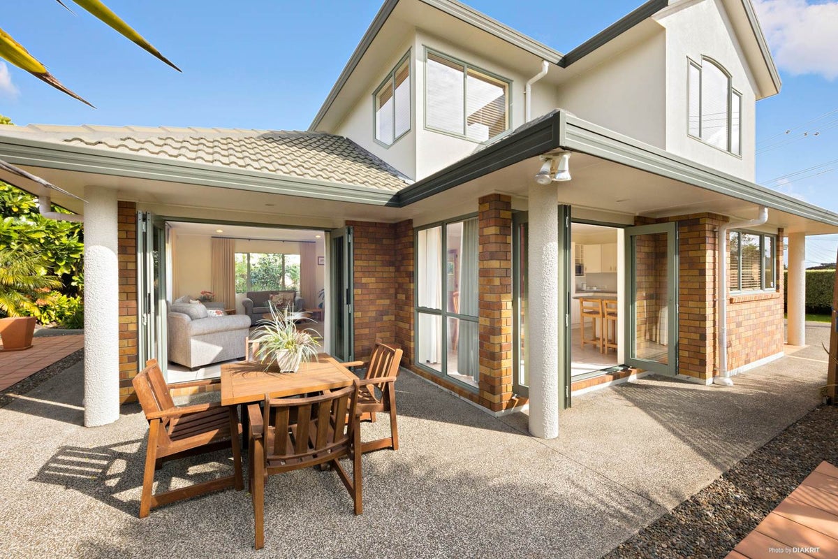 24 Connaught Street, Blockhouse Bay, Auckland - Carousel 2