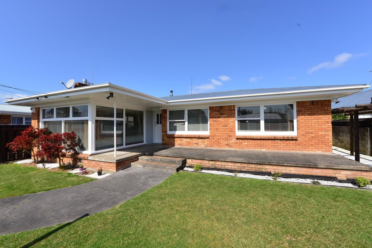 102 Comries Road, Chartwell, Hamilton - Carousel 1