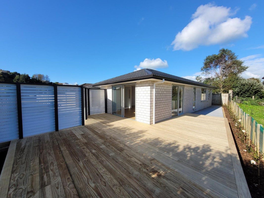 38 Ainslee Street, Highlands Park, New Plymouth - Carousel 2