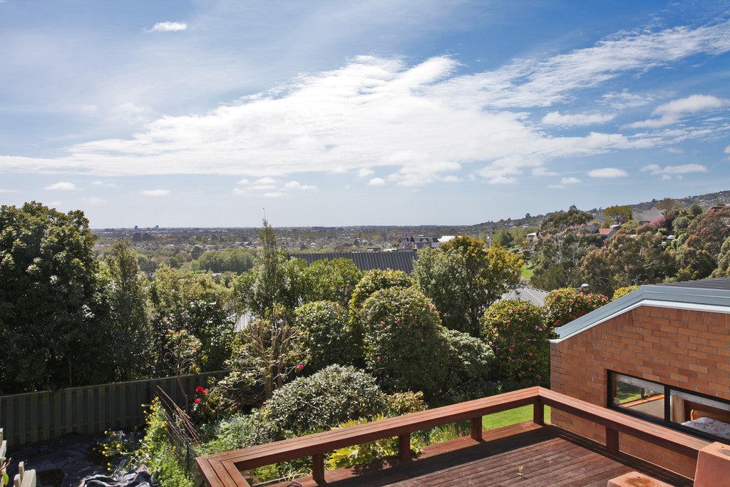 55 Woodside Common, Westmorland, Christchurch - Carousel 1