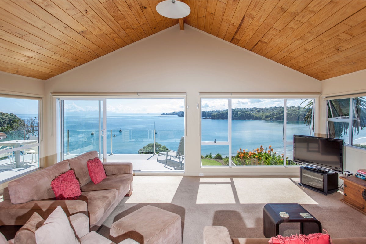 19 Waikare Road, Oneroa, Waiheke Island - Carousel 2