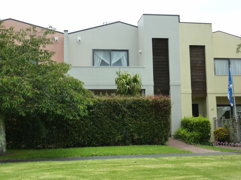 11 Puma Drive, Golflands, Auckland - Carousel 1