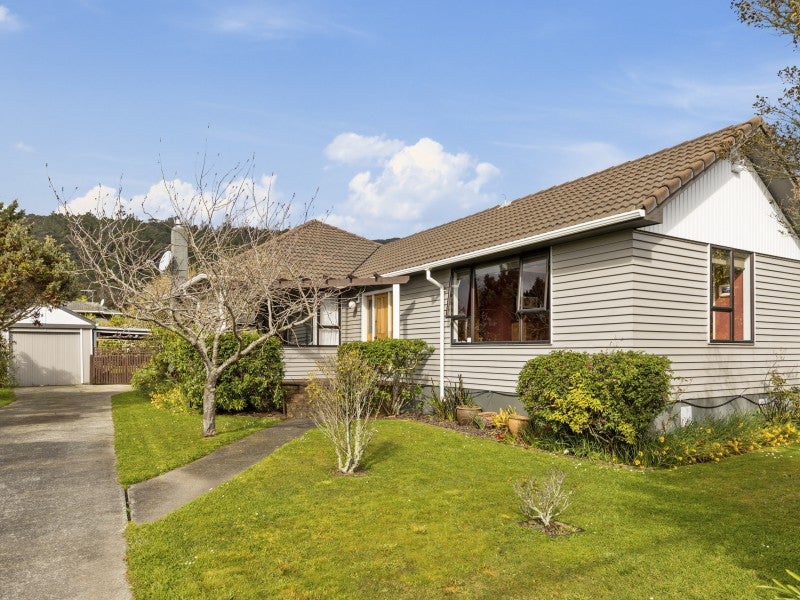 279 Stokes Valley Road, Stokes Valley, Lower Hutt - Carousel 1