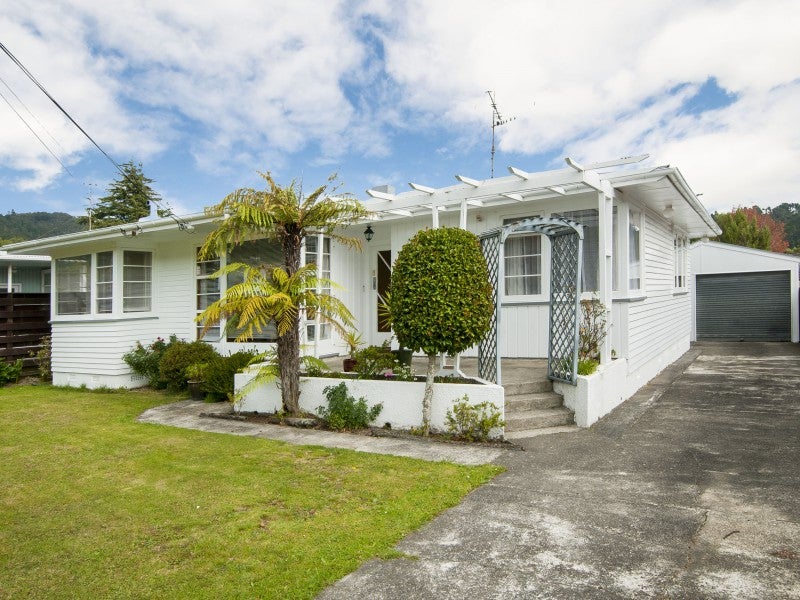 326 Stokes Valley Road, Stokes Valley, Lower Hutt - Carousel 1