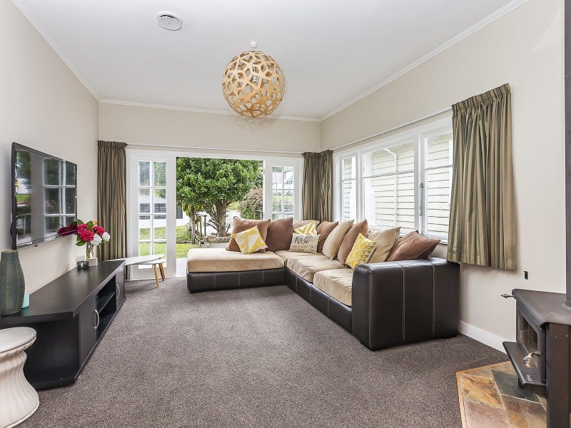 41 Ranelagh Street, Karori, Wellington - Carousel 2