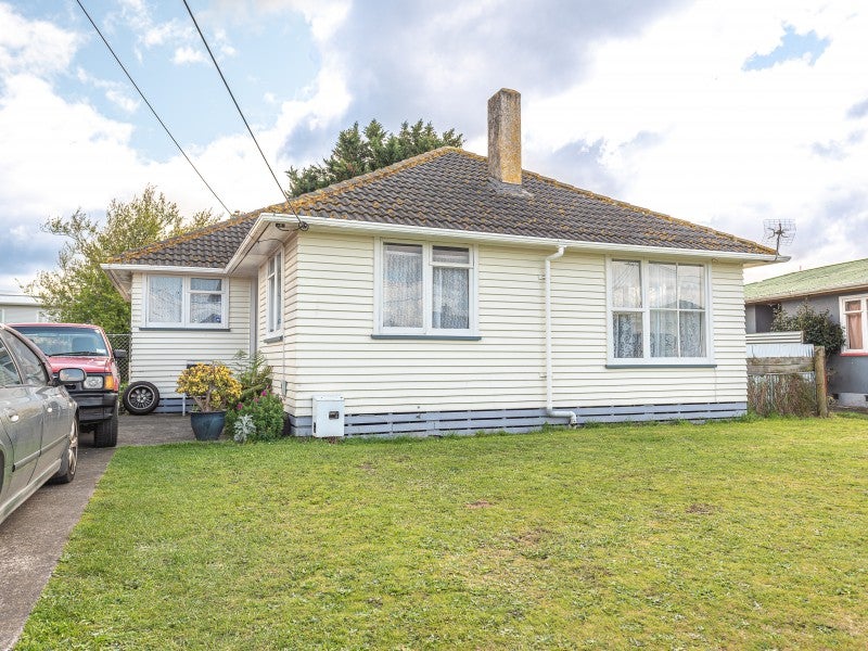 21 Hinemoa Street, Whanganui East, Whanganui - Carousel 1