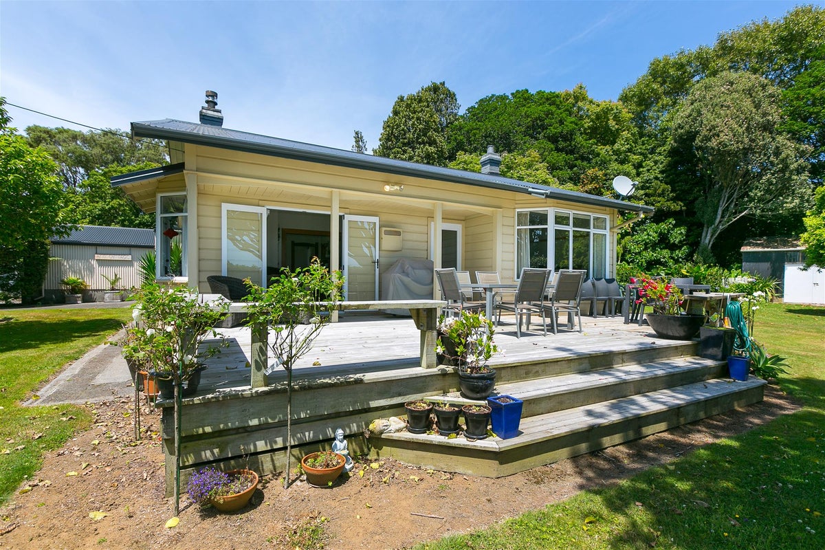 160 Henwood Road, Paraite, New Plymouth - Carousel 2