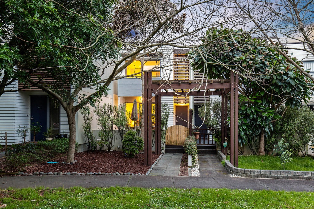 38 Figaro Crescent, Takanini, Auckland - Carousel 2
