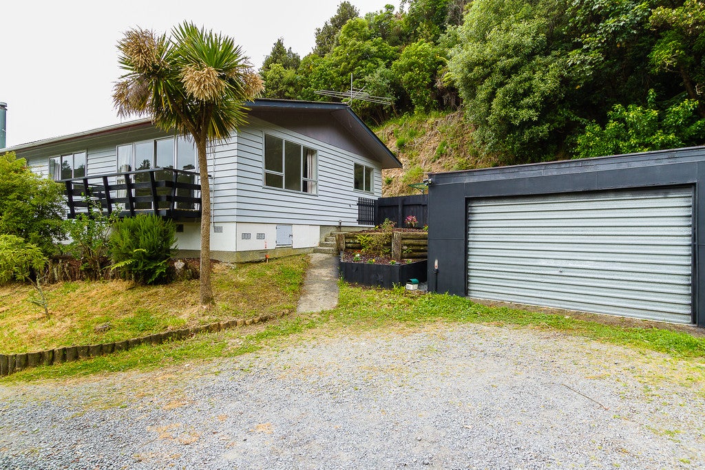 18B August Street, Stokes Valley, Lower Hutt - Carousel 22