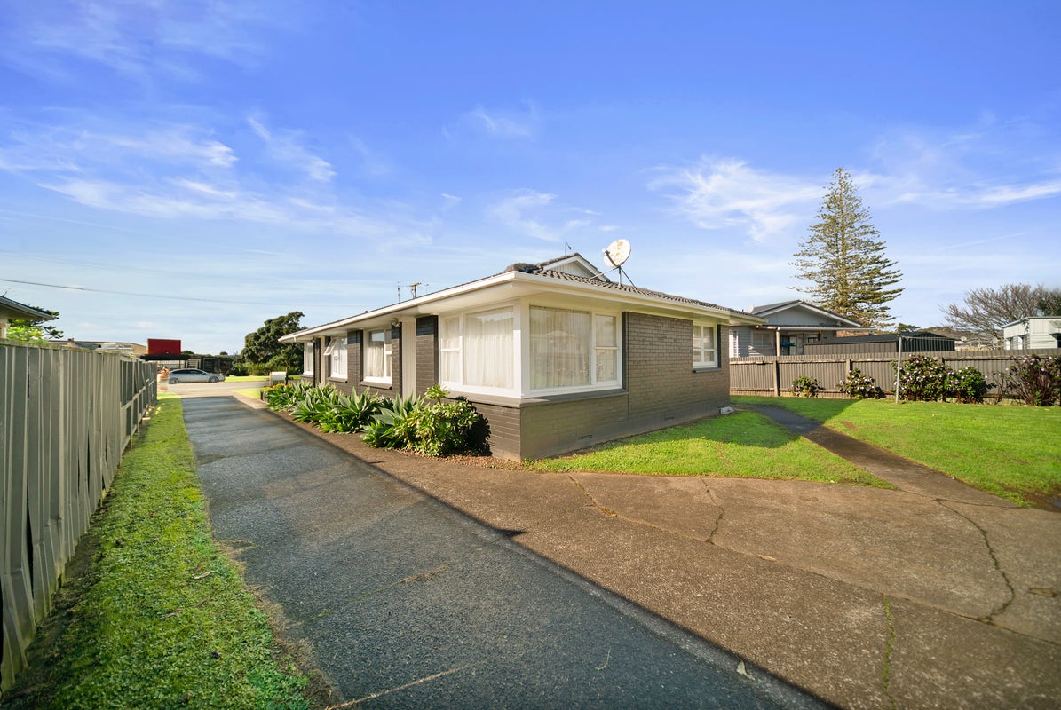 1/118 Coronation Road, Mangere Bridge, Auckland - Carousel 2
