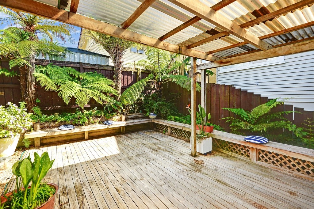 2/12 AGINCOURT ST, Glenfield, Auckland - Carousel 1