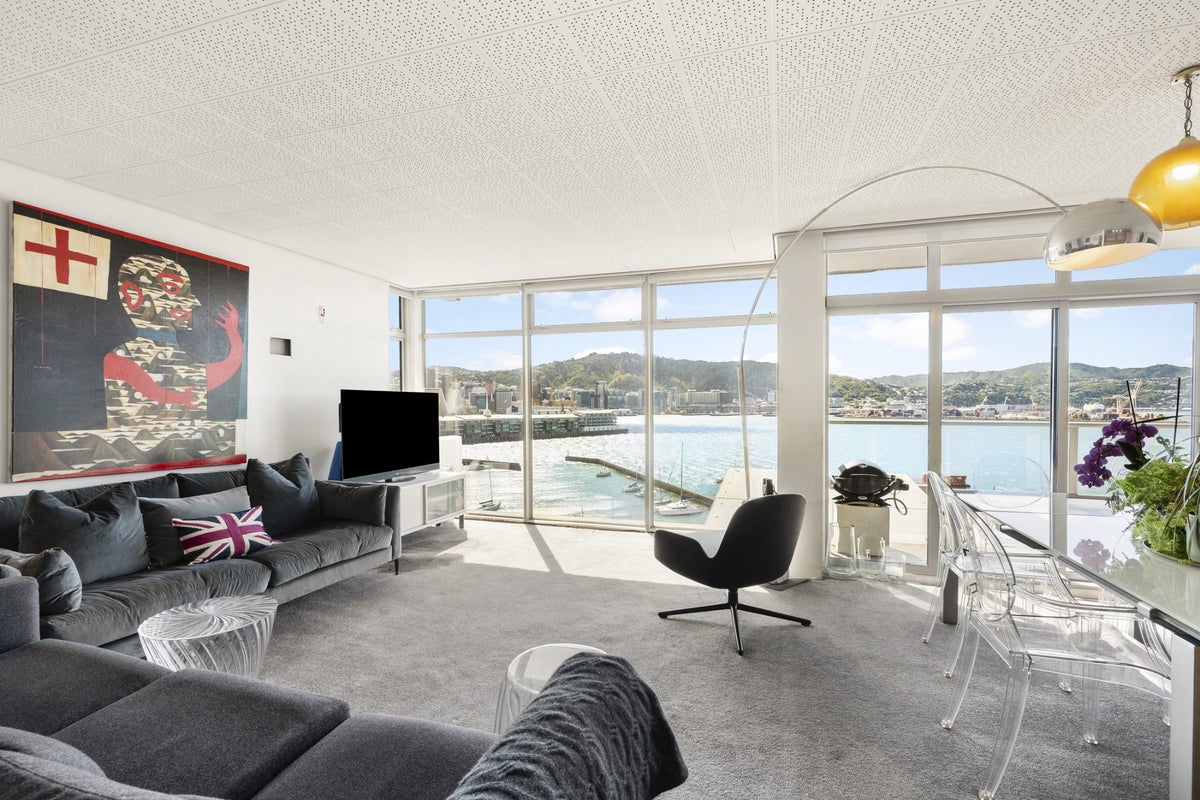 144 Oriental Parade, Oriental Bay, Wellington - Carousel 1