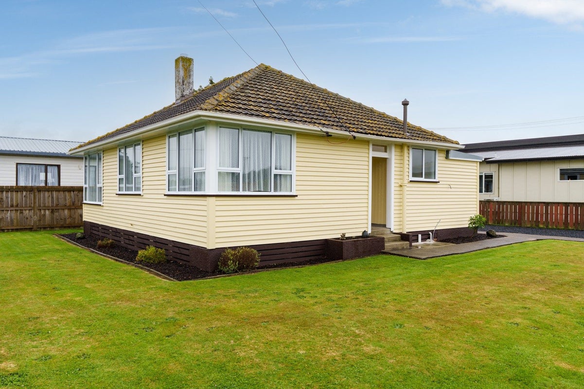 1 Saunders Road, Mosgiel, Mosgiel - Carousel 1
