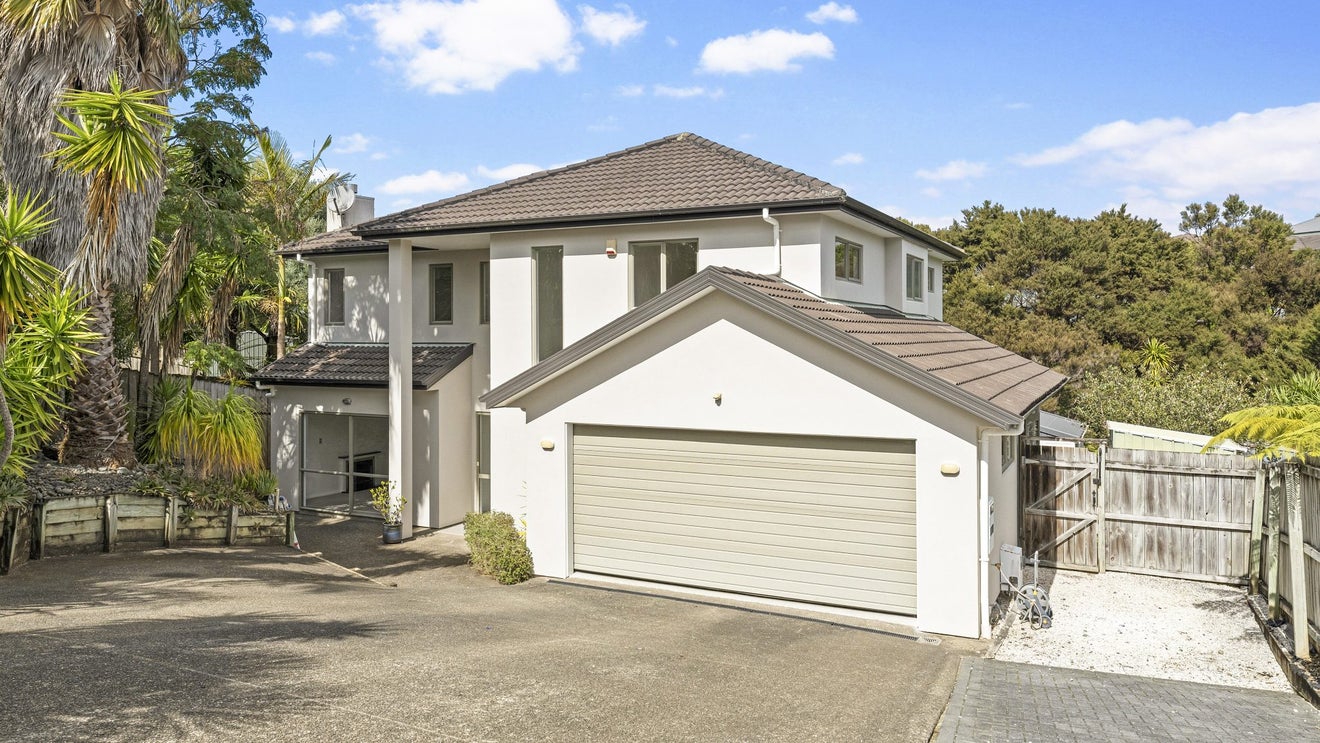 21 William Gamble Drive, Greenhithe, Auckland - Carousel 1
