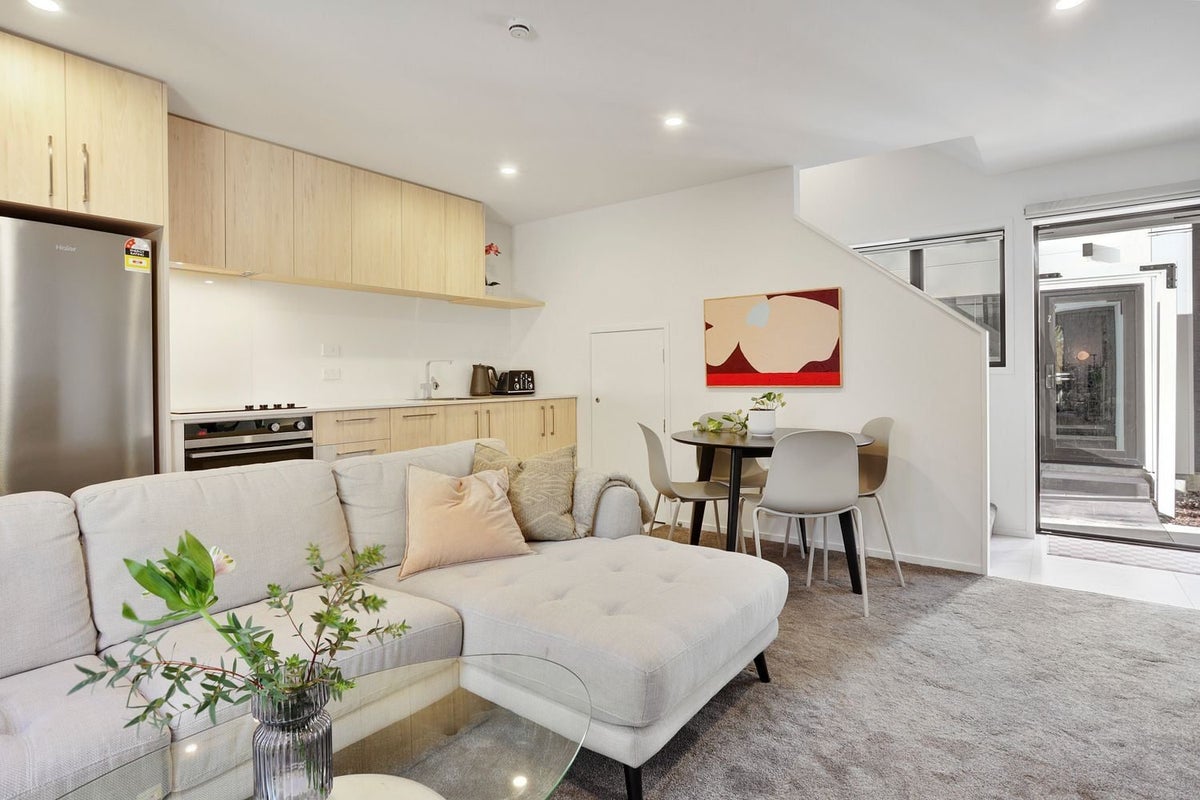 2/196 Worcester Street, City Centre, Christchurch City, Canterbury - Carousel 1
