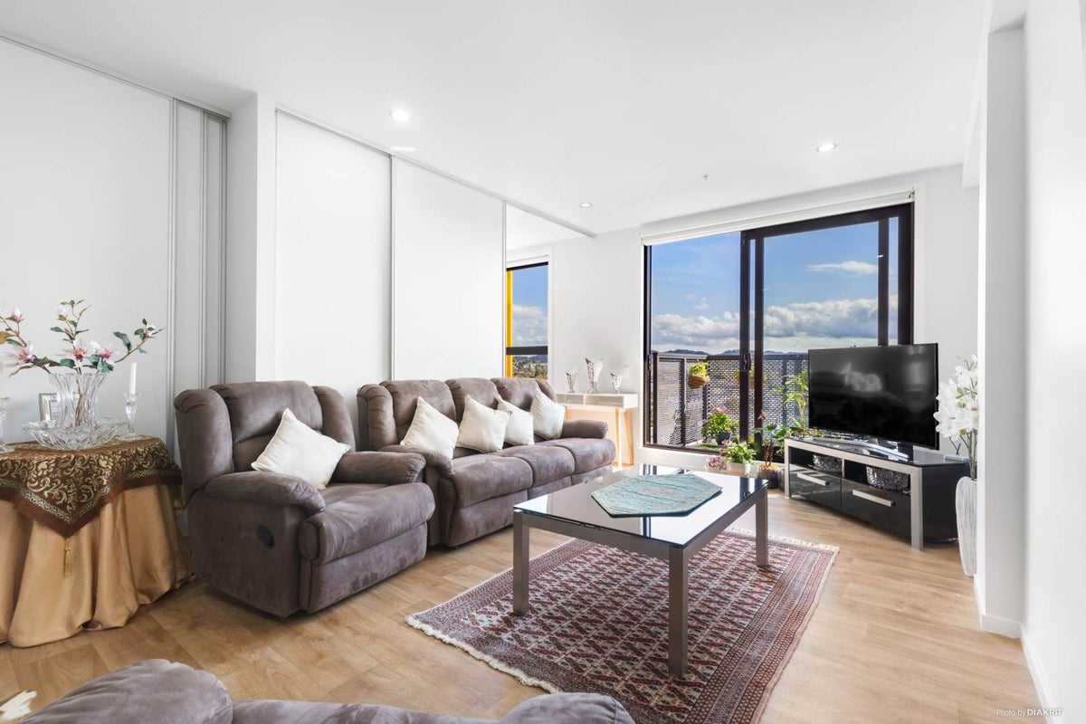 704/20 McCrae Way, New Lynn, Auckland - Carousel 2