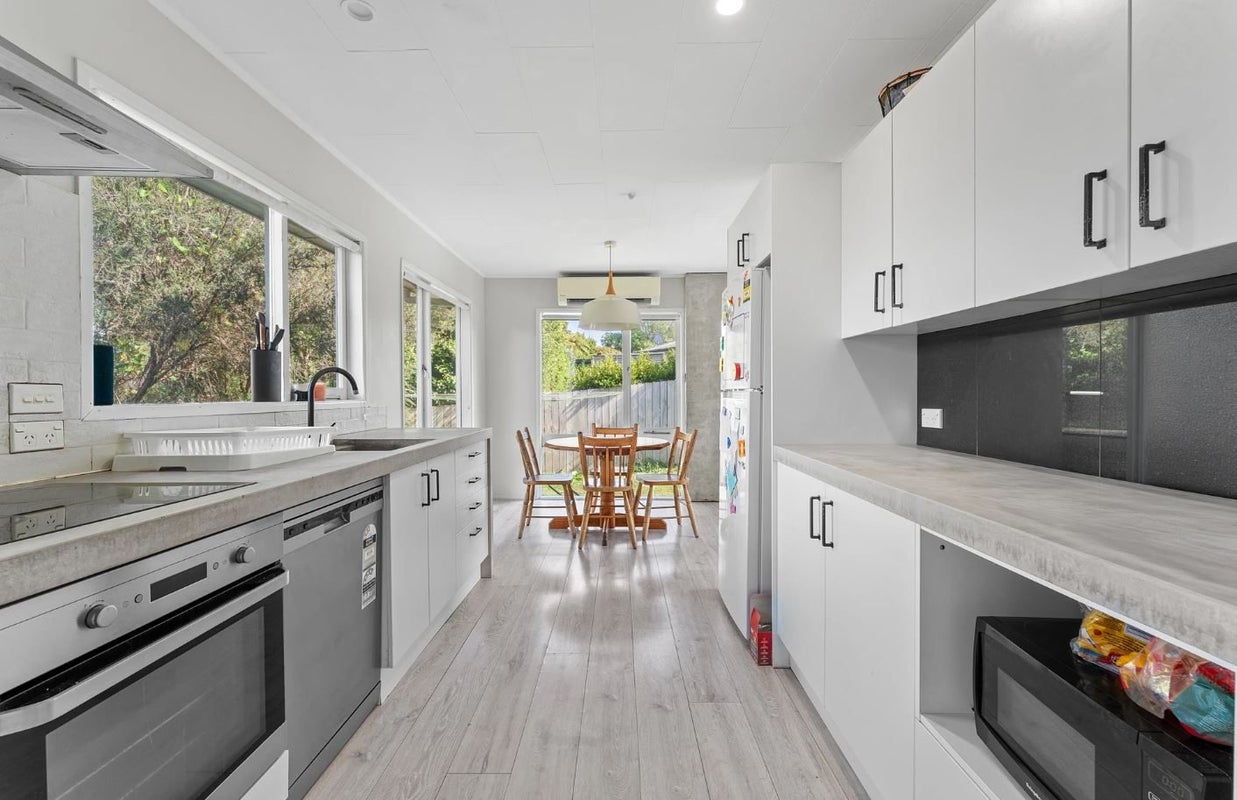 11 High Street, Pokeno - Carousel 7