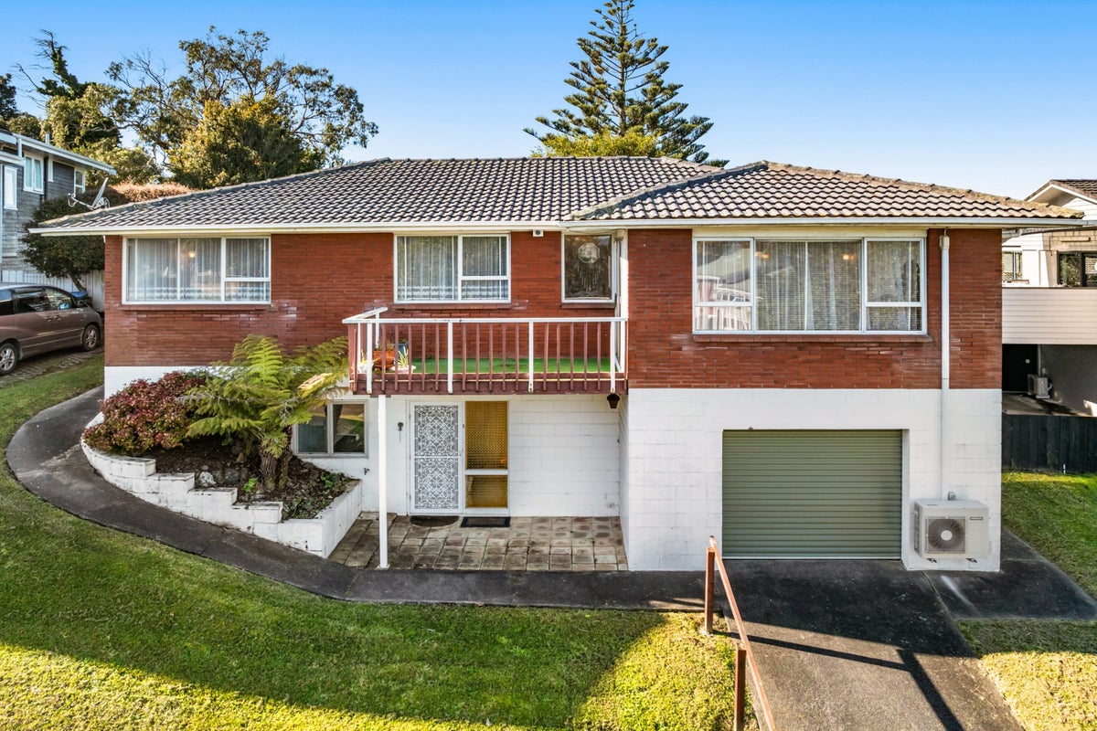 38 Trevola Street, New Windsor, Auckland - Carousel 1