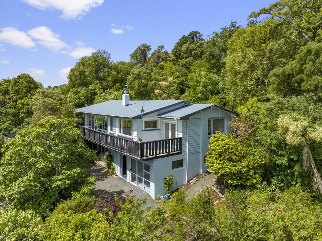 26B Howard Street, Macandrew Bay, Dunedin - Carousel 1