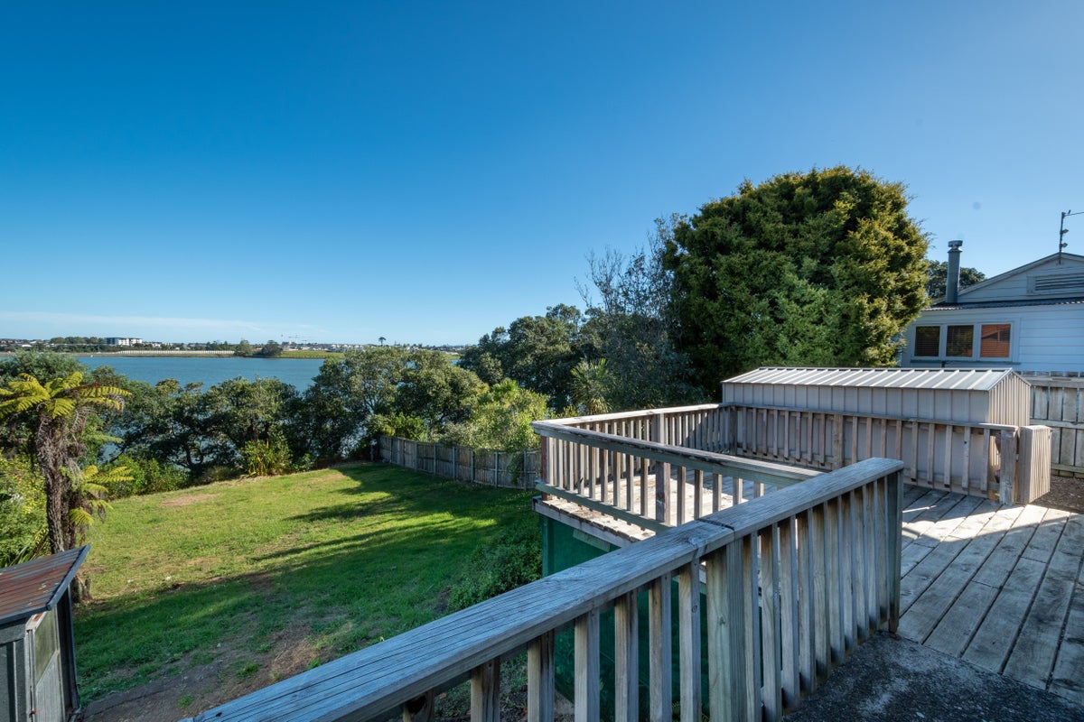 51 Ferry Parade, Herald Island, Auckland - Carousel 12