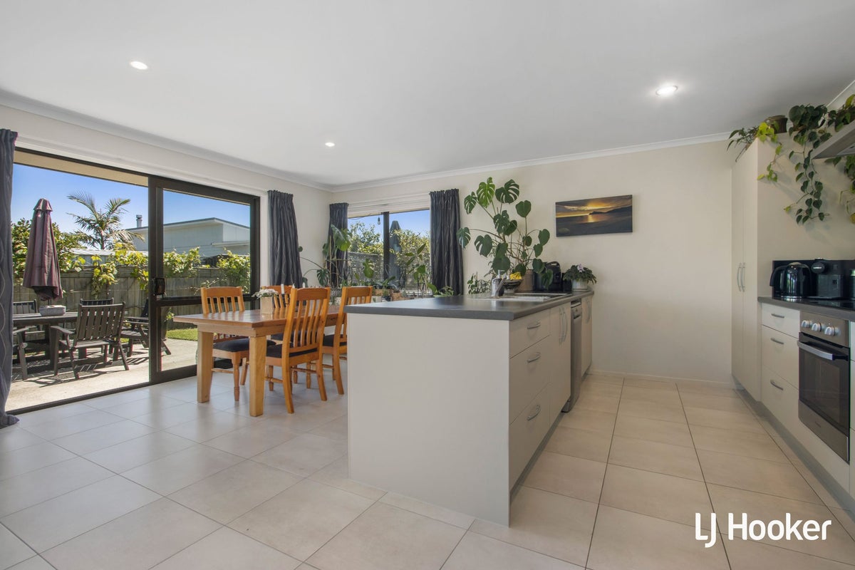 32 Reel Road, Athenree, Waihi Beach - Carousel 2