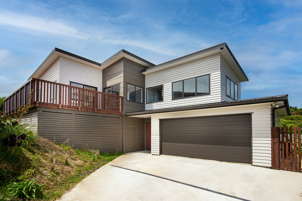 17 Trelawny Terrace, Grenada Village, Wellington - Carousel 1