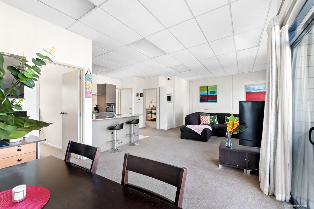 6B/9 Laidlaw Way, East Tamaki, Auckland - Carousel 1