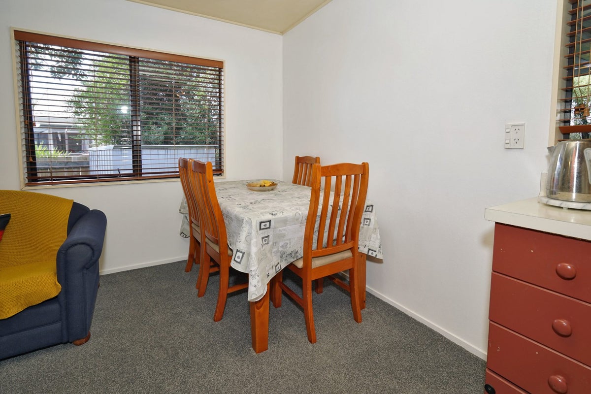 37A Splitt Avenue, Glenview, Hamilton - Carousel 2