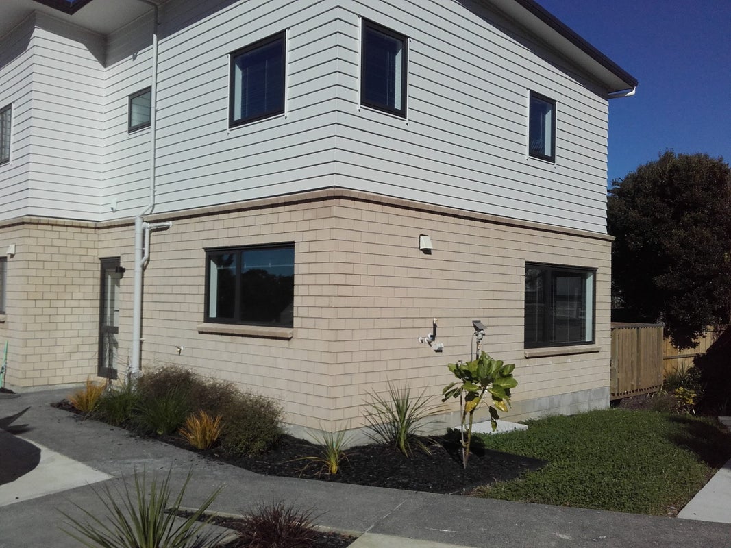 12E Jutland Road, Manurewa, Manukau City, Auckland - Carousel 1