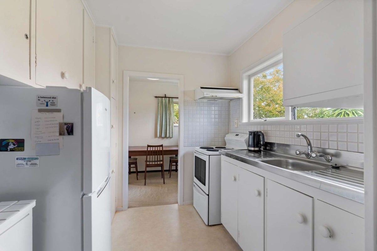 19 City View Terrace, Birkenhead, North Shore City, Auckland - Carousel 2