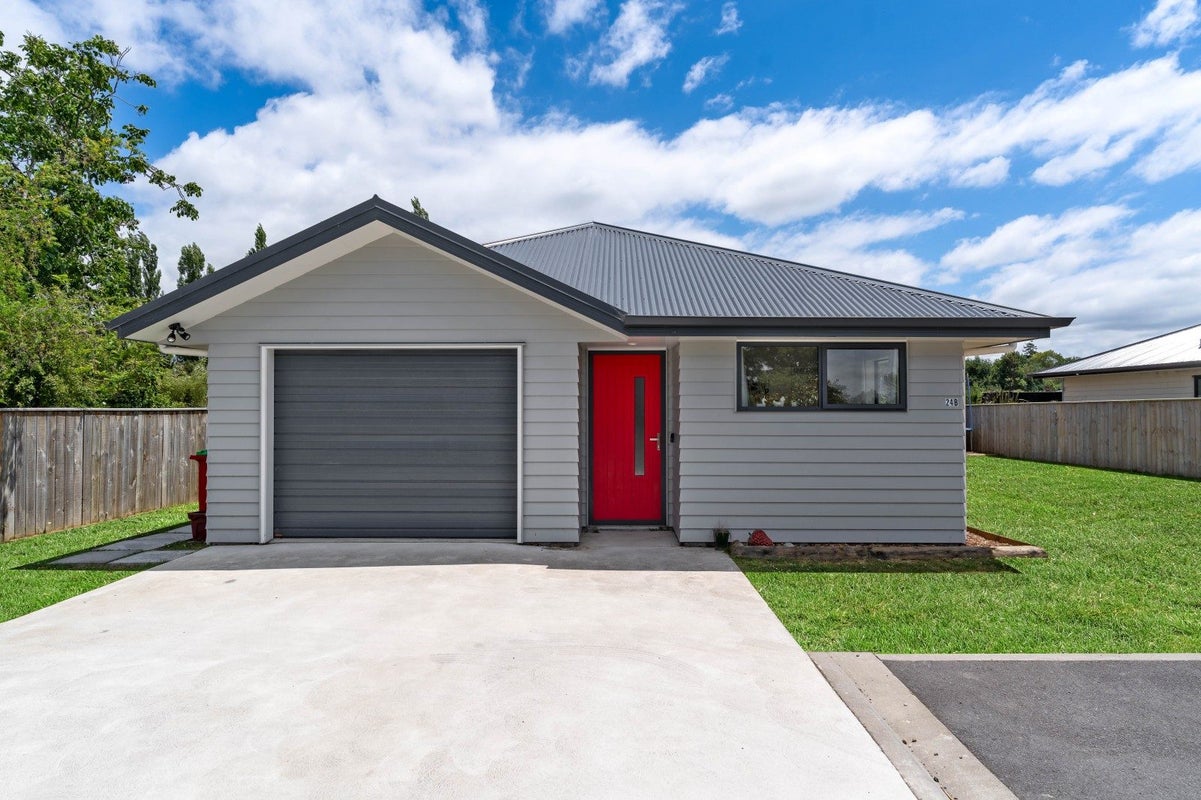 24B Kempton Street, Greytown - Carousel 1
