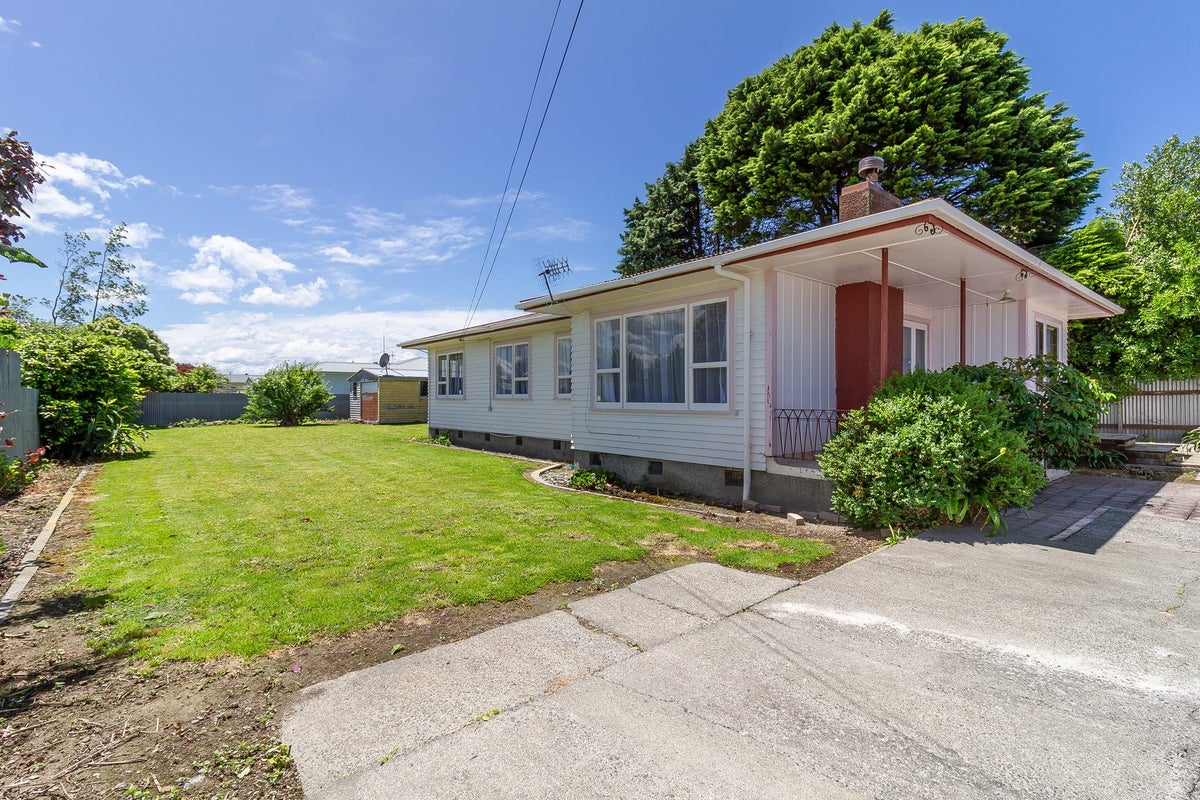 4 Alexander Avenue, Onekawa, Napier - Carousel 2