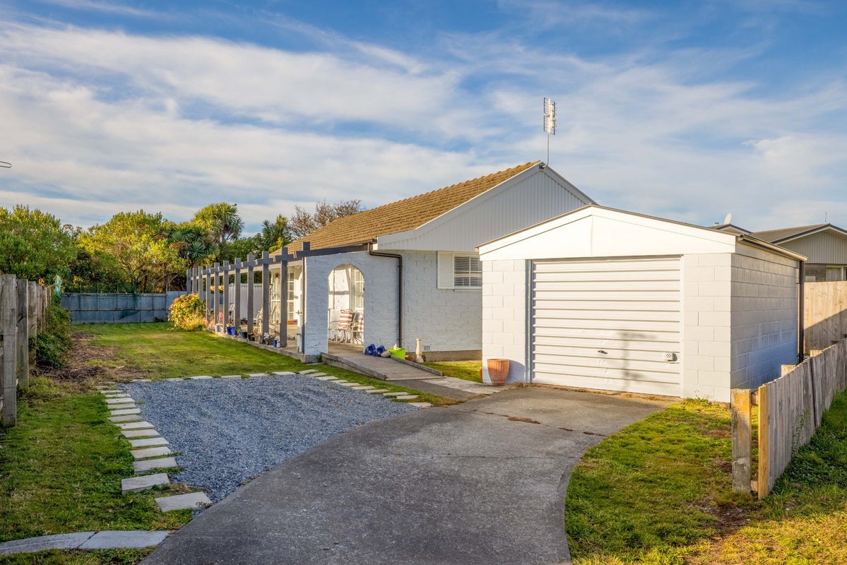 24 Besant Place, Avondale, Christchurch - Carousel 1